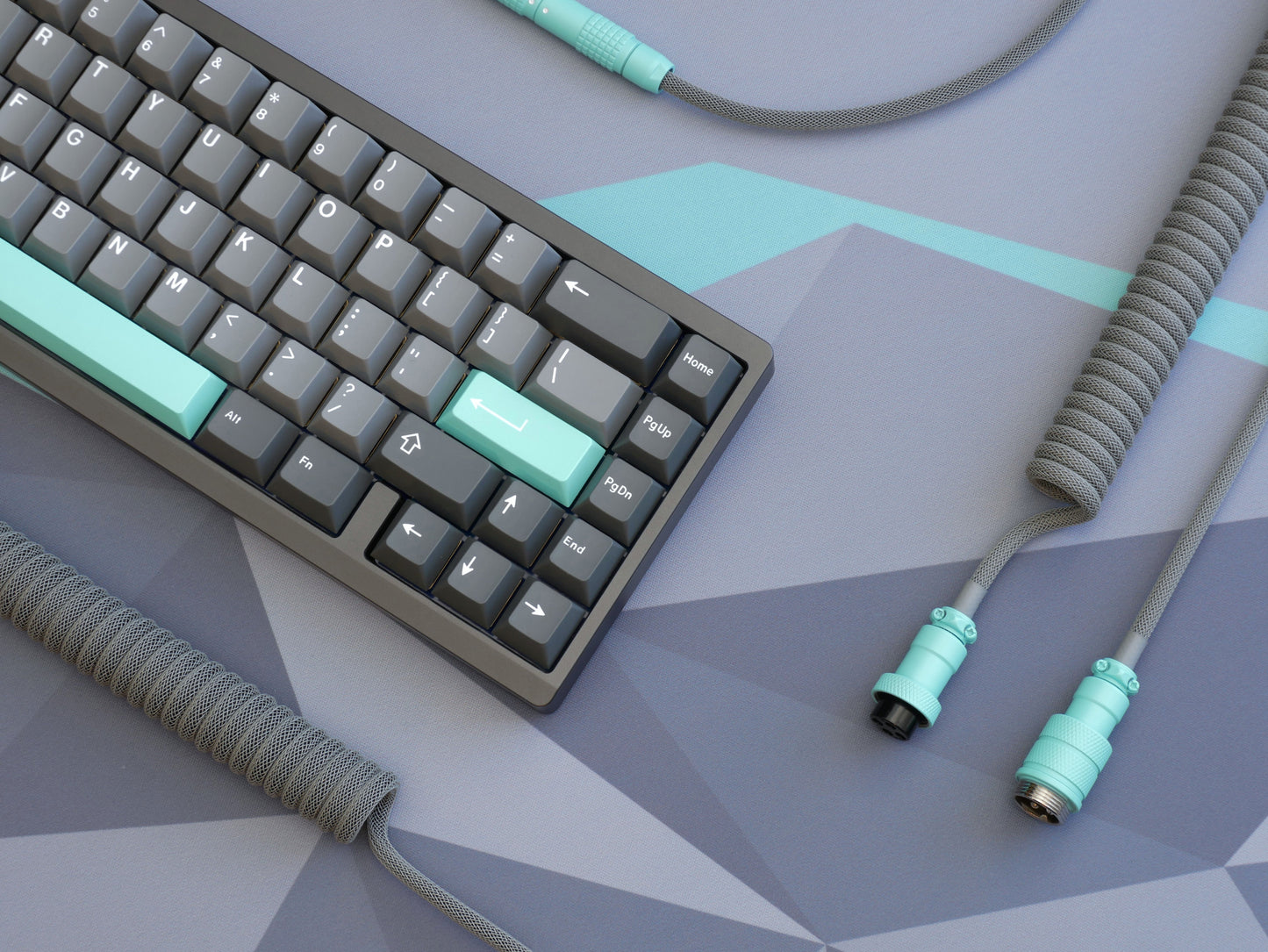 Modern Dolch Themed Cable